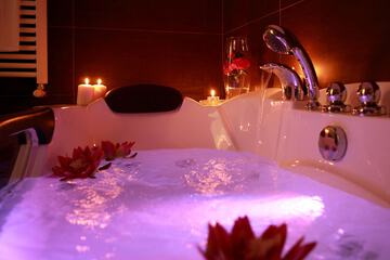 Jetted tub
