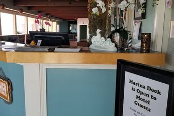 Check-in/check-out kiosk