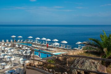 Rooftop pool