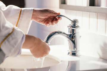 Bathroom sink