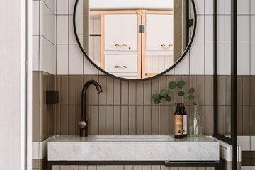 Bathroom sink