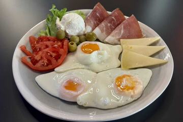 Breakfast meal