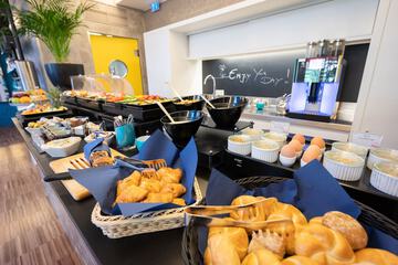 Breakfast buffet