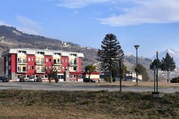 Photo 10