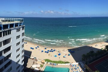 Ocean Manor Beach Hotel