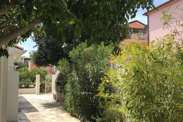 Photo 32