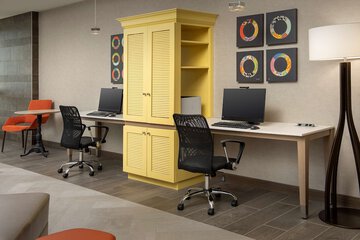 Business Center 39 of 41