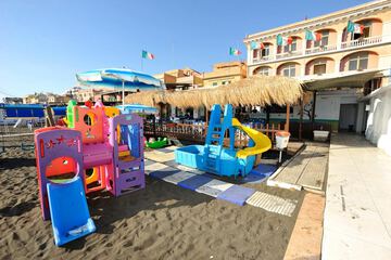 Children's play area - outdoor