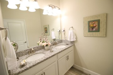 Bathroom sink