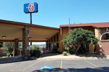  Econo Lodge Inn & Suites Hot Springs 26