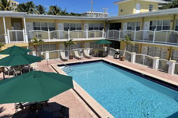 Beach Place Hotel