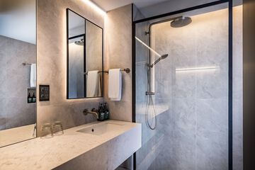 Bathroom shower