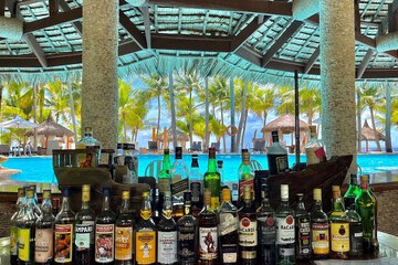 Poolside bar