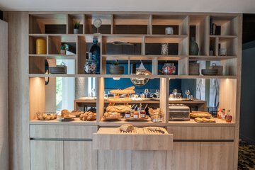 Breakfast buffet