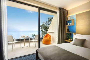 Beach/ocean view