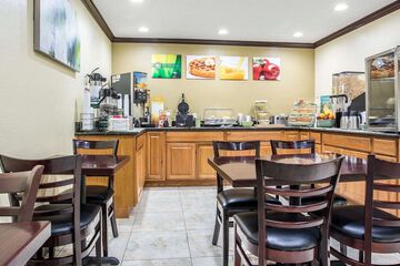 Breakfast/Coffee Service 46 of 52