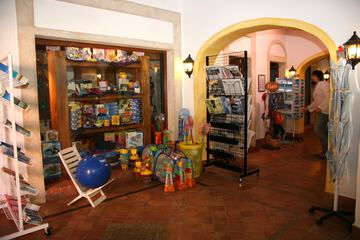 Shopping mall