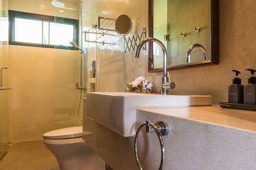 Bathroom shower