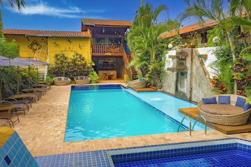 Pool waterfall