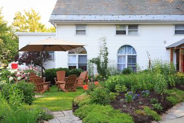 Hotel Exterior 34 of 35