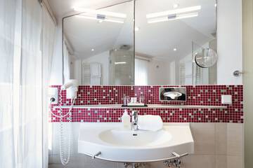 Bathroom sink