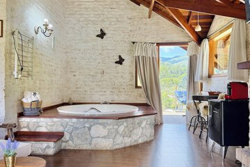 Jetted tub