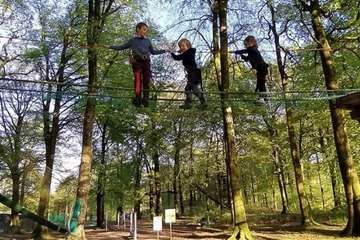 Ropes course (team building)