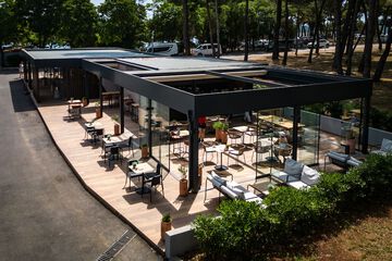 Coffee shop