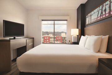 Room 19 of 29
