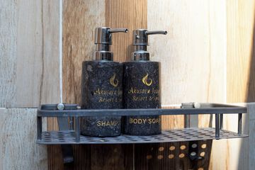 Bathroom amenities