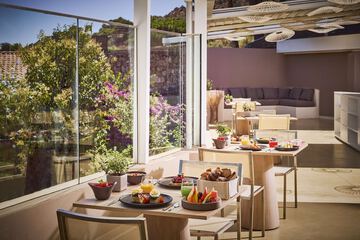 Breakfast area