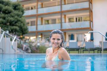 Exercise/lap pool