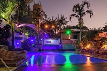 Pool waterfall