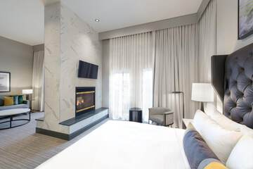 Room 16 of 38