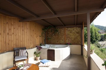 Jetted tub