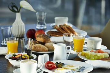 Breakfast meal
