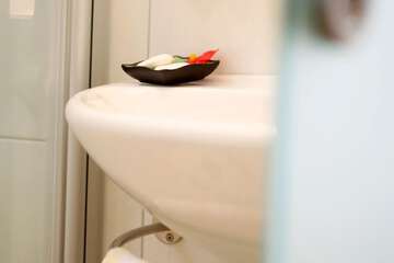 Bathroom sink