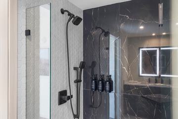 Bathroom amenities