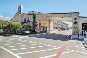 Motel 6 Dallas TX Forest Lane