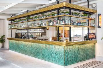 Poolside bar