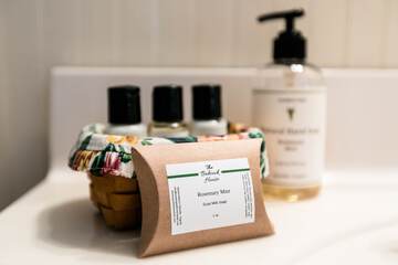 Bathroom amenities
