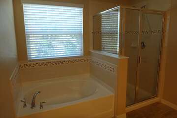 Deep soaking bathtub