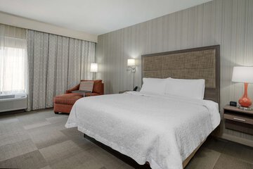 Room 11 of 32