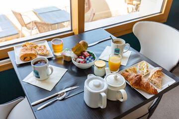 Breakfast meal