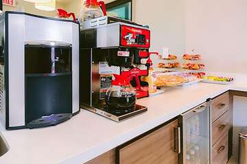 Breakfast/Coffee Service 23 of 23