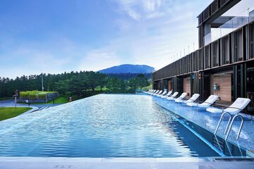Rooftop pool