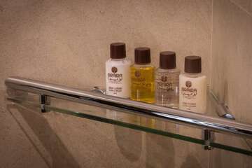 Bathroom amenities