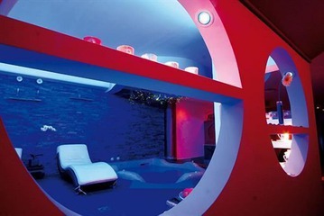 Indoor spa tub