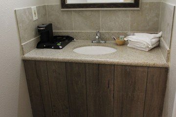Bathroom sink