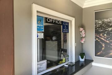 Check-in/check-out kiosk